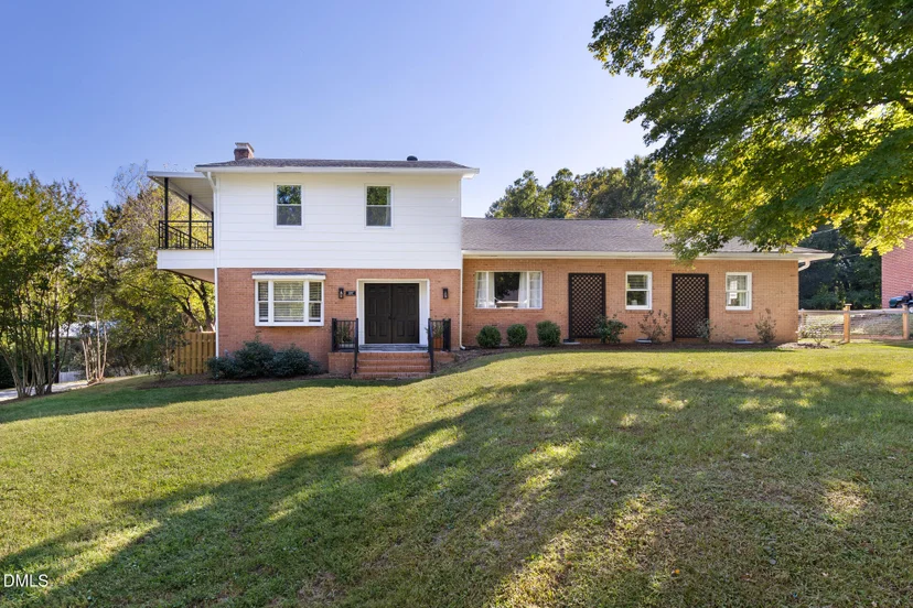 207 W Corbin Street, photo 1 of 55