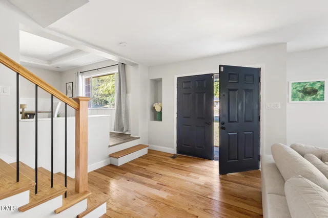 207 W Corbin Street, photo 4 of 55