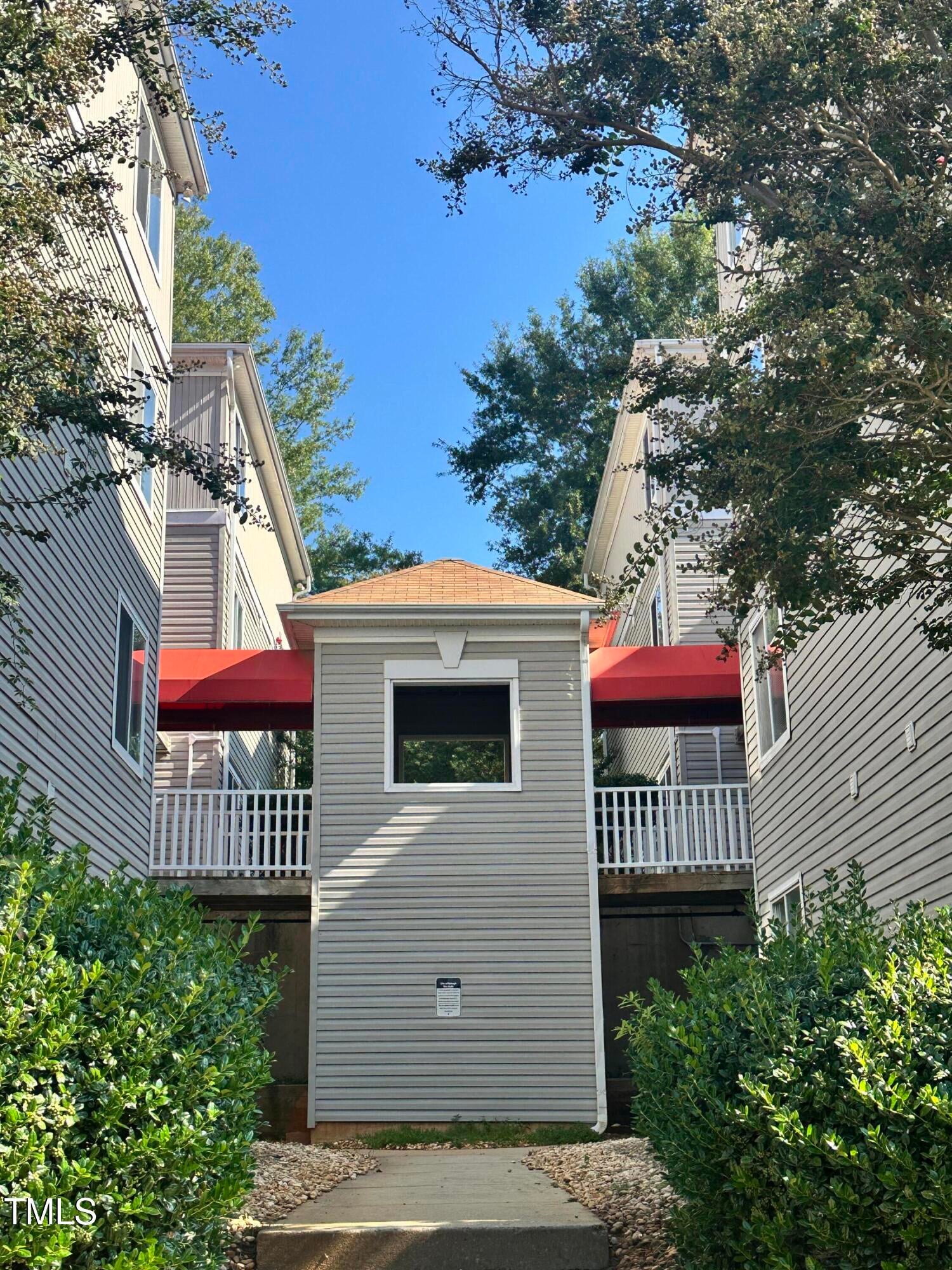 1221 University Court 304