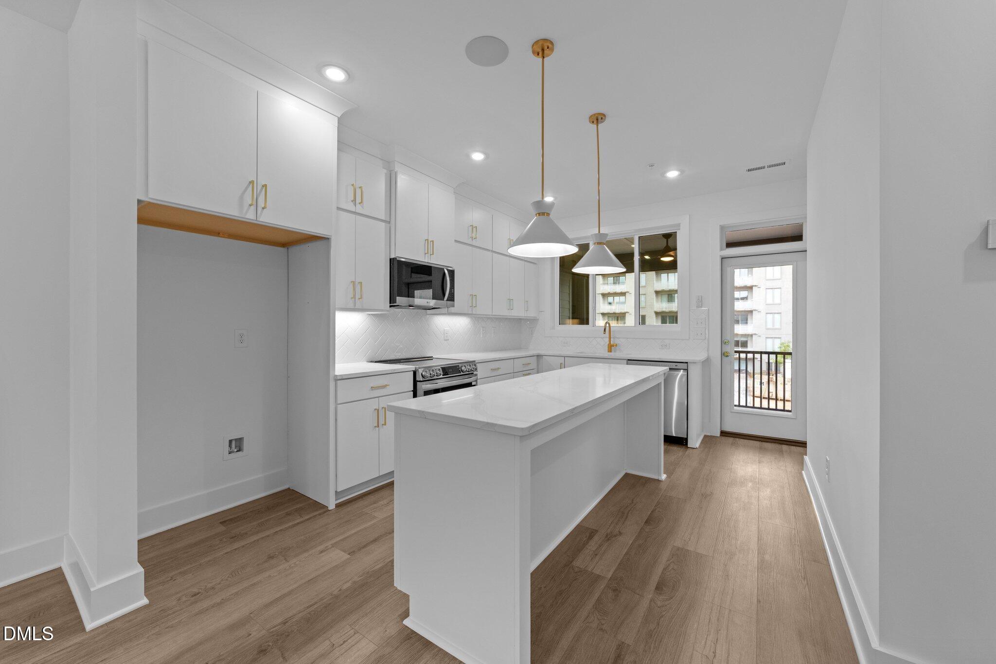 710 W North Street 102