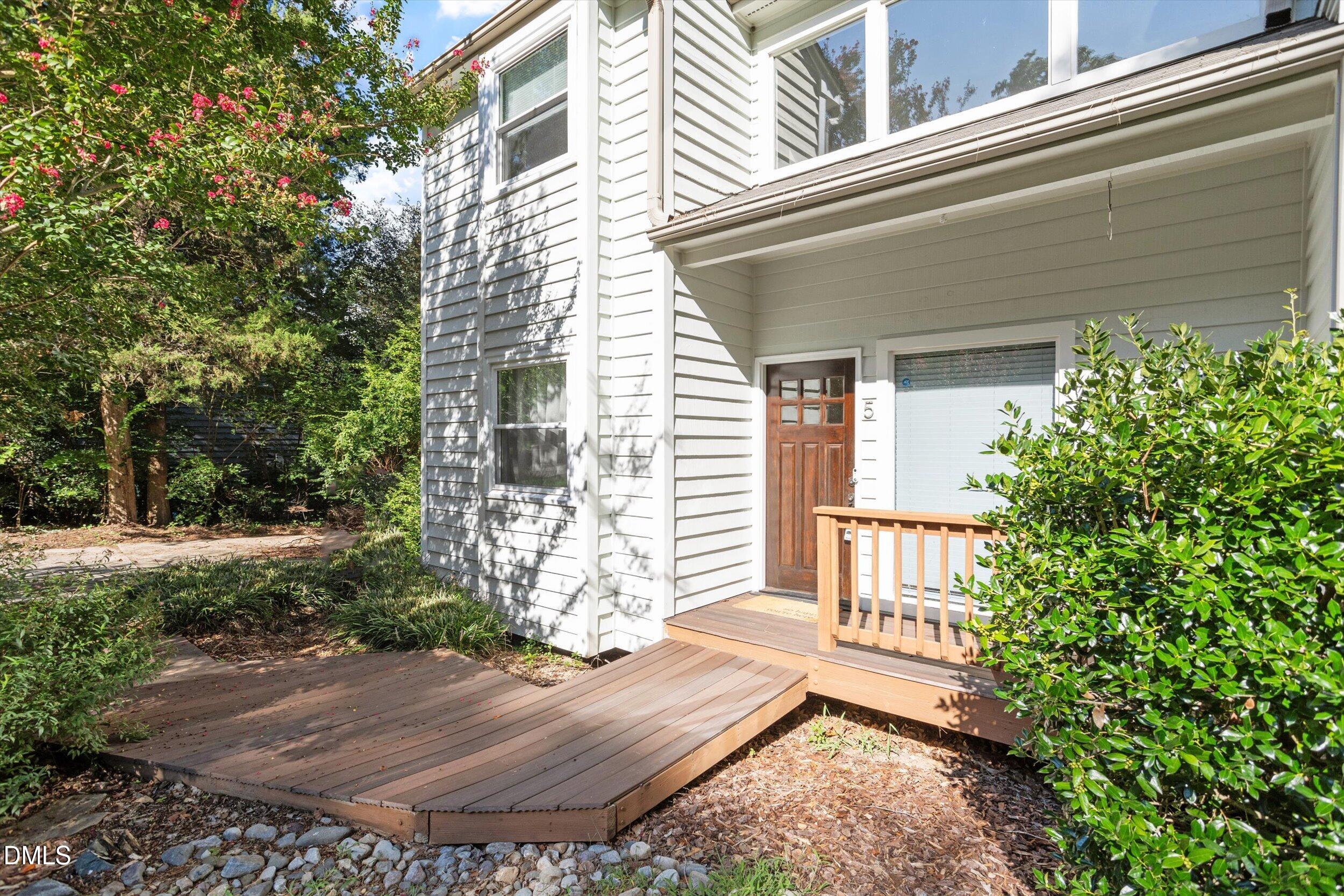 5 Sandstone Ridge Drive