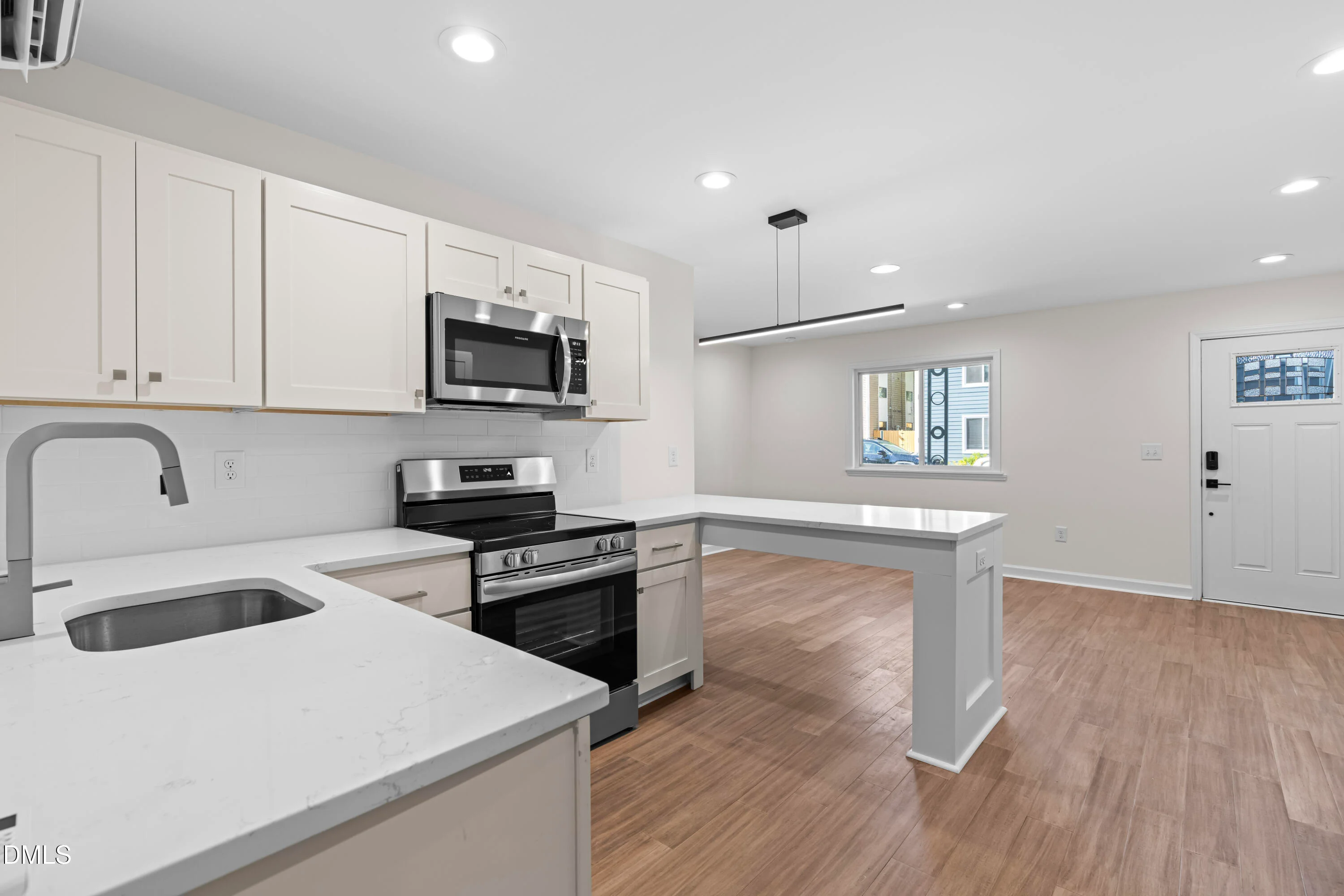 1309 Hudson Avenue Unit A05