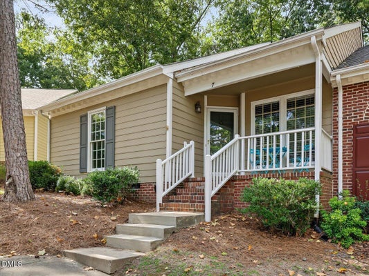 7 KINGS MOUNT CT, DURHAM, NC 27713 - Image 15aa87ea0b7b0347dcfb9abf4cf24167/1444087227