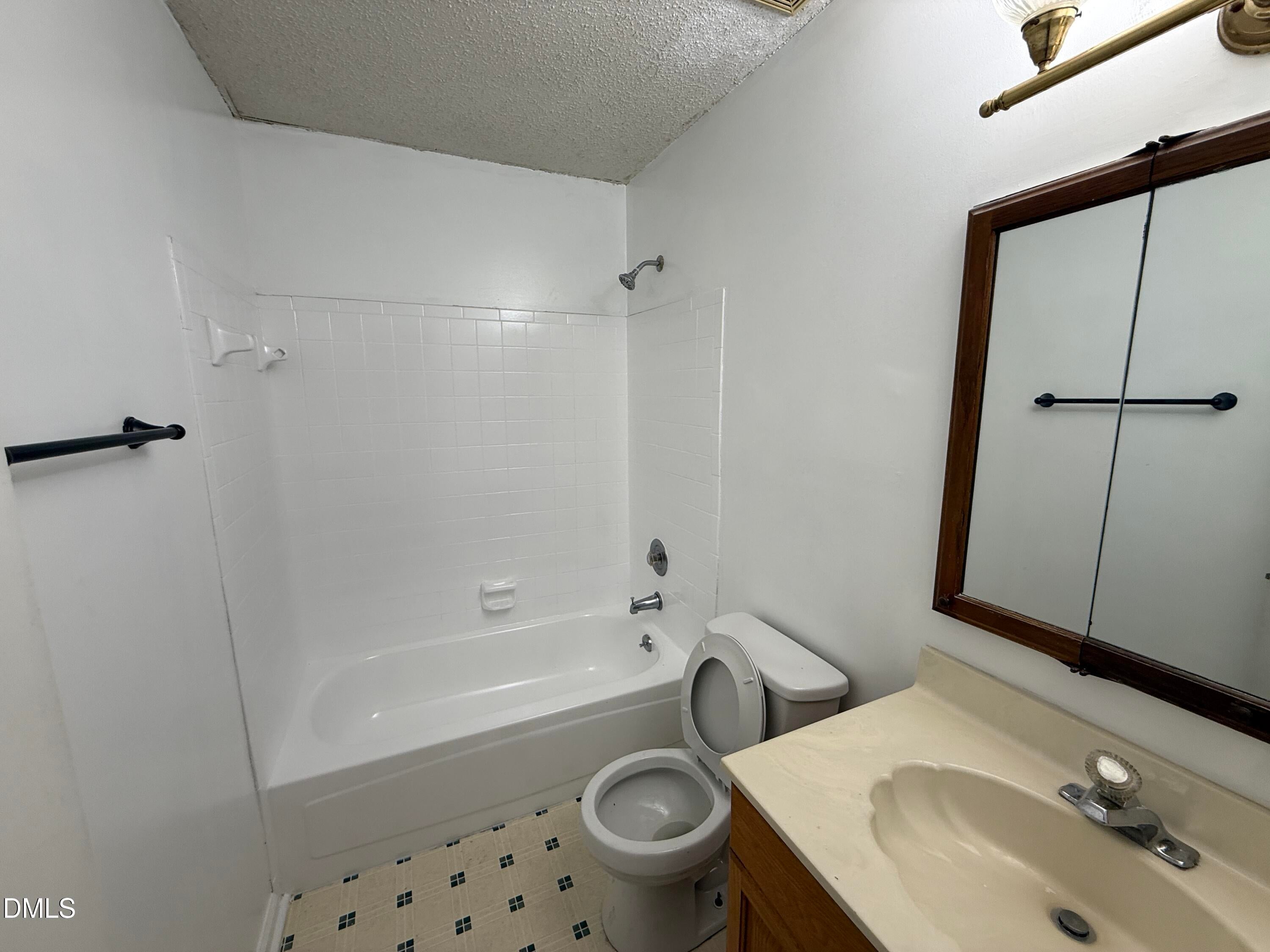 2925 Golden Oak Court 2925