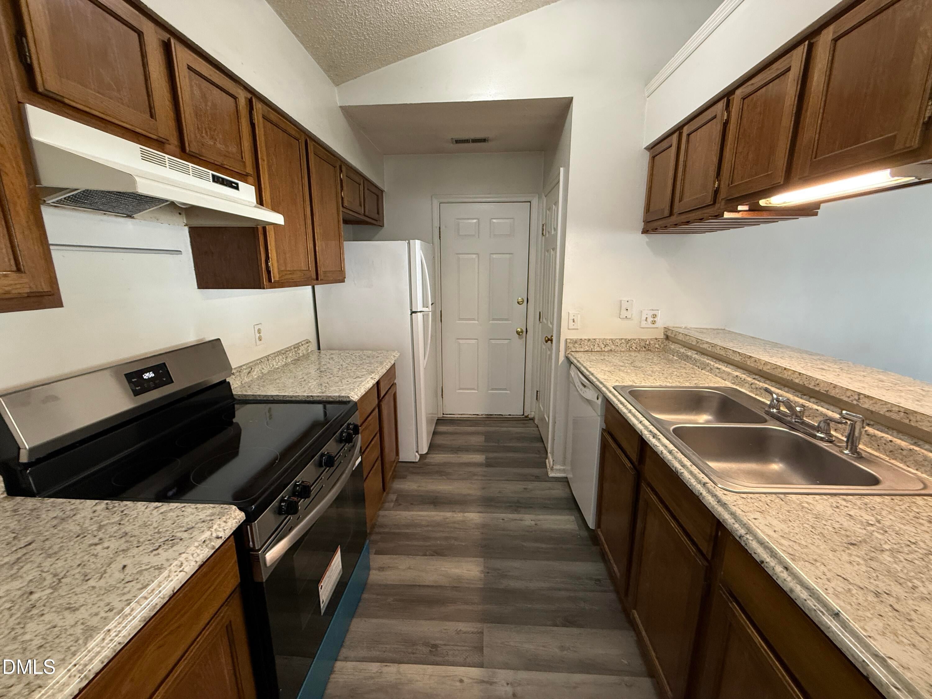 2925 Golden Oak Court 2925