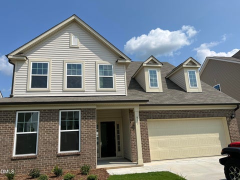 Photo of 917 Channel Drop Loop, Zebulon, NC 27597 (MLS # 10190005)