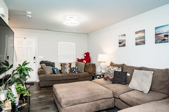 904 Cannonade Drive, photo 3 of 18