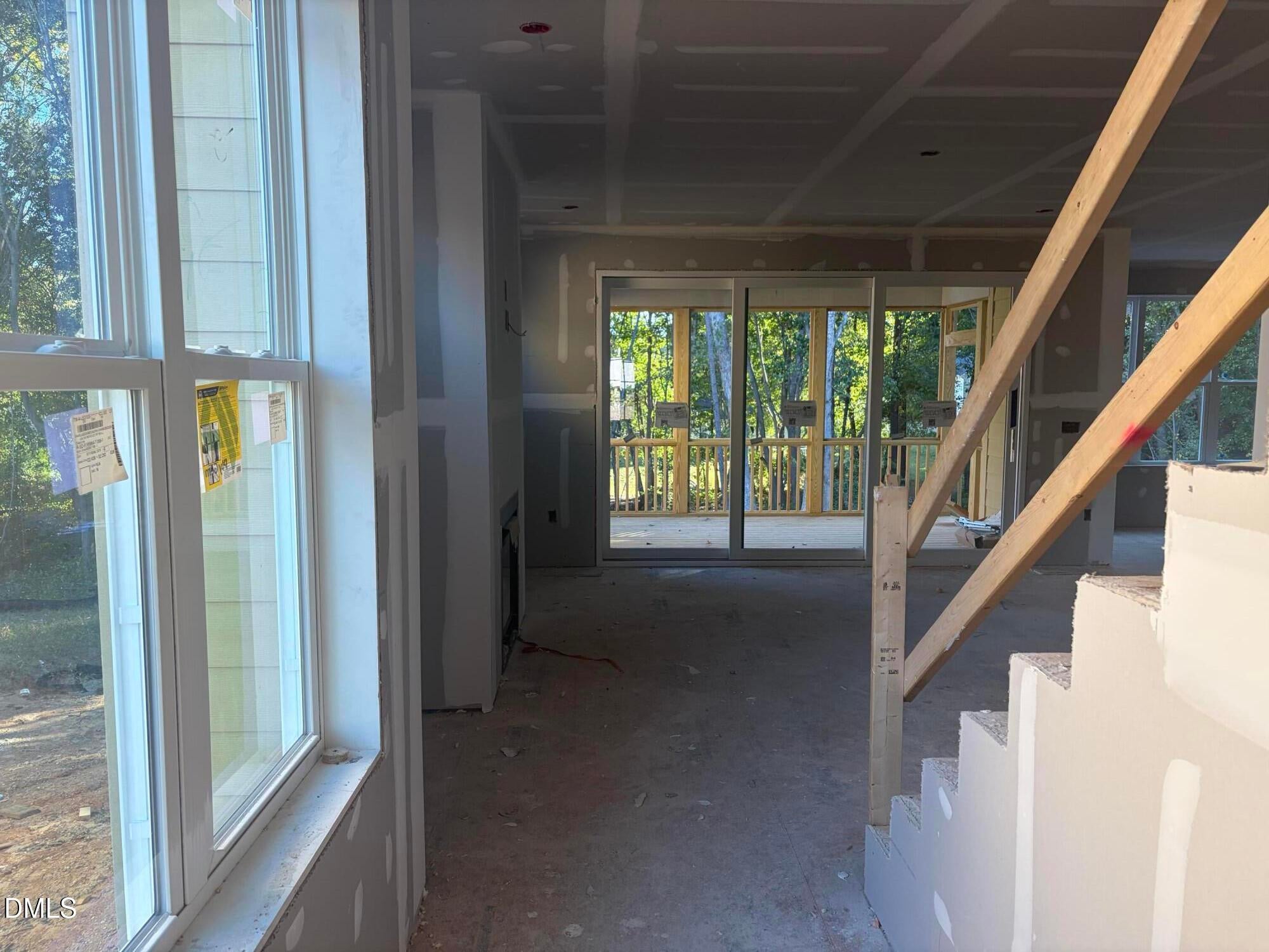 755 W Holly Springs Road