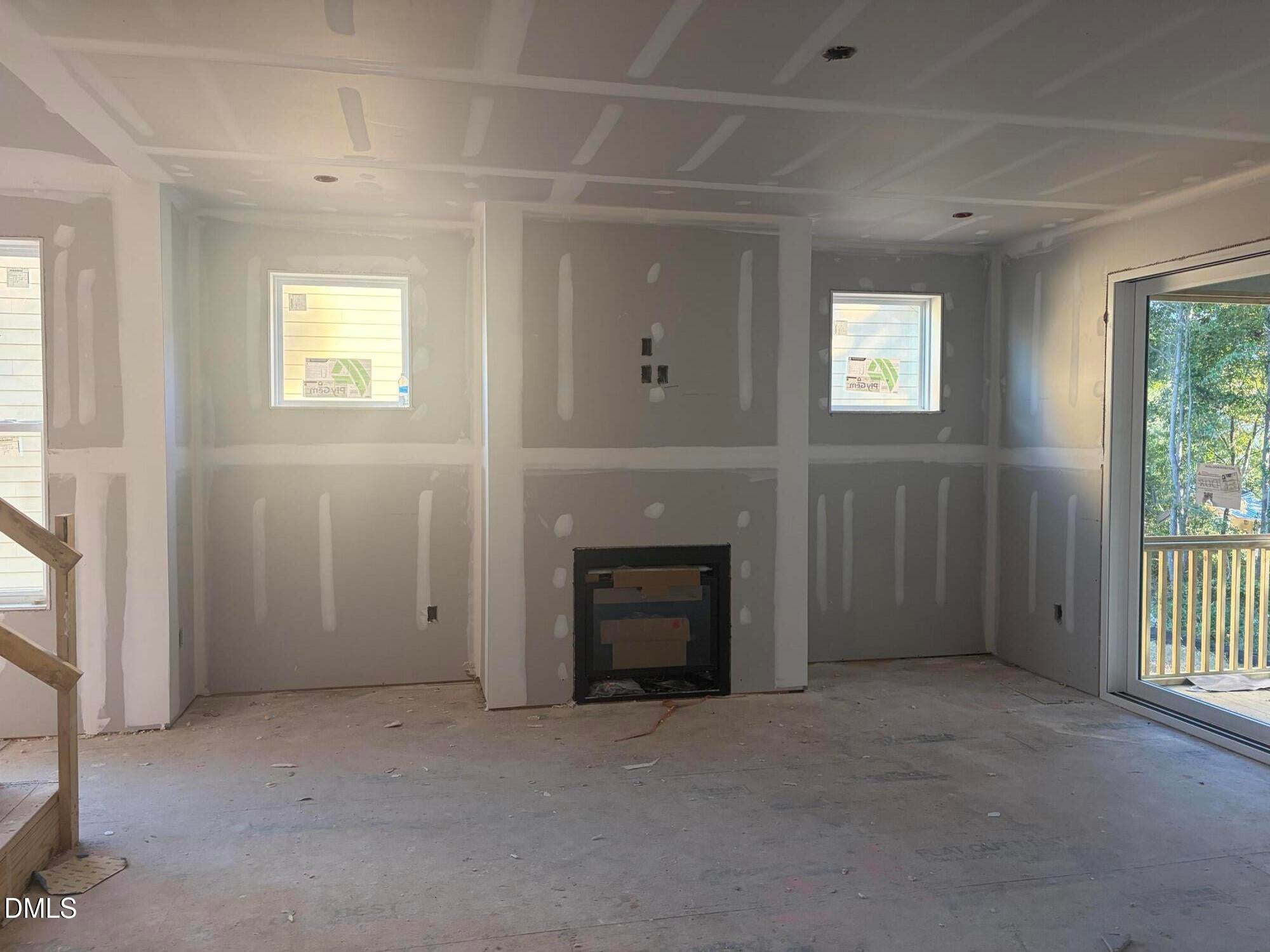 755 W Holly Springs Road