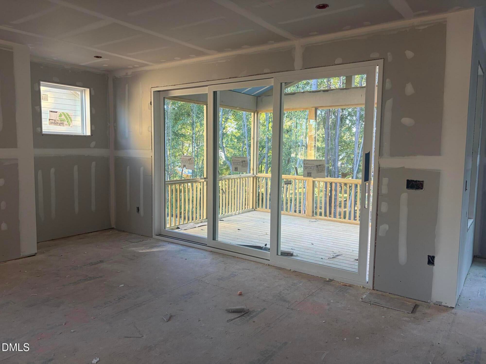 755 W Holly Springs Road