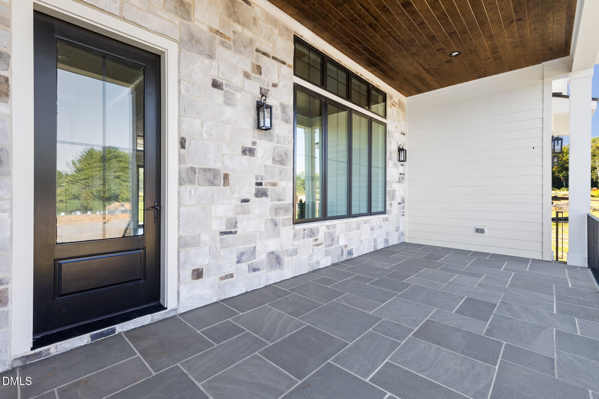 1184 Magpie Lane