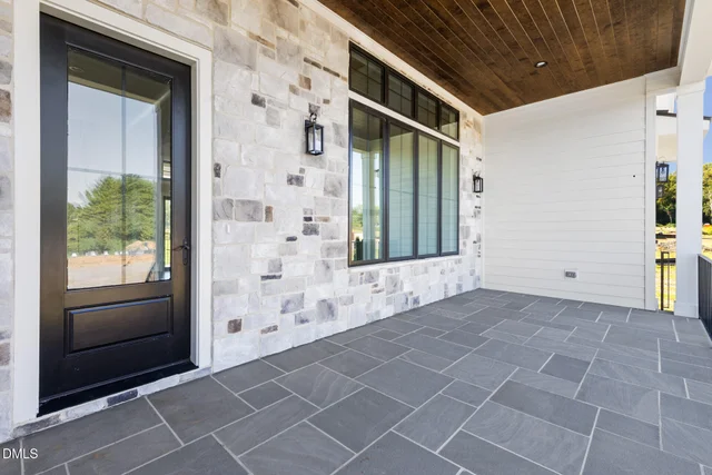 1184 Magpie Lane, photo 4 of 48