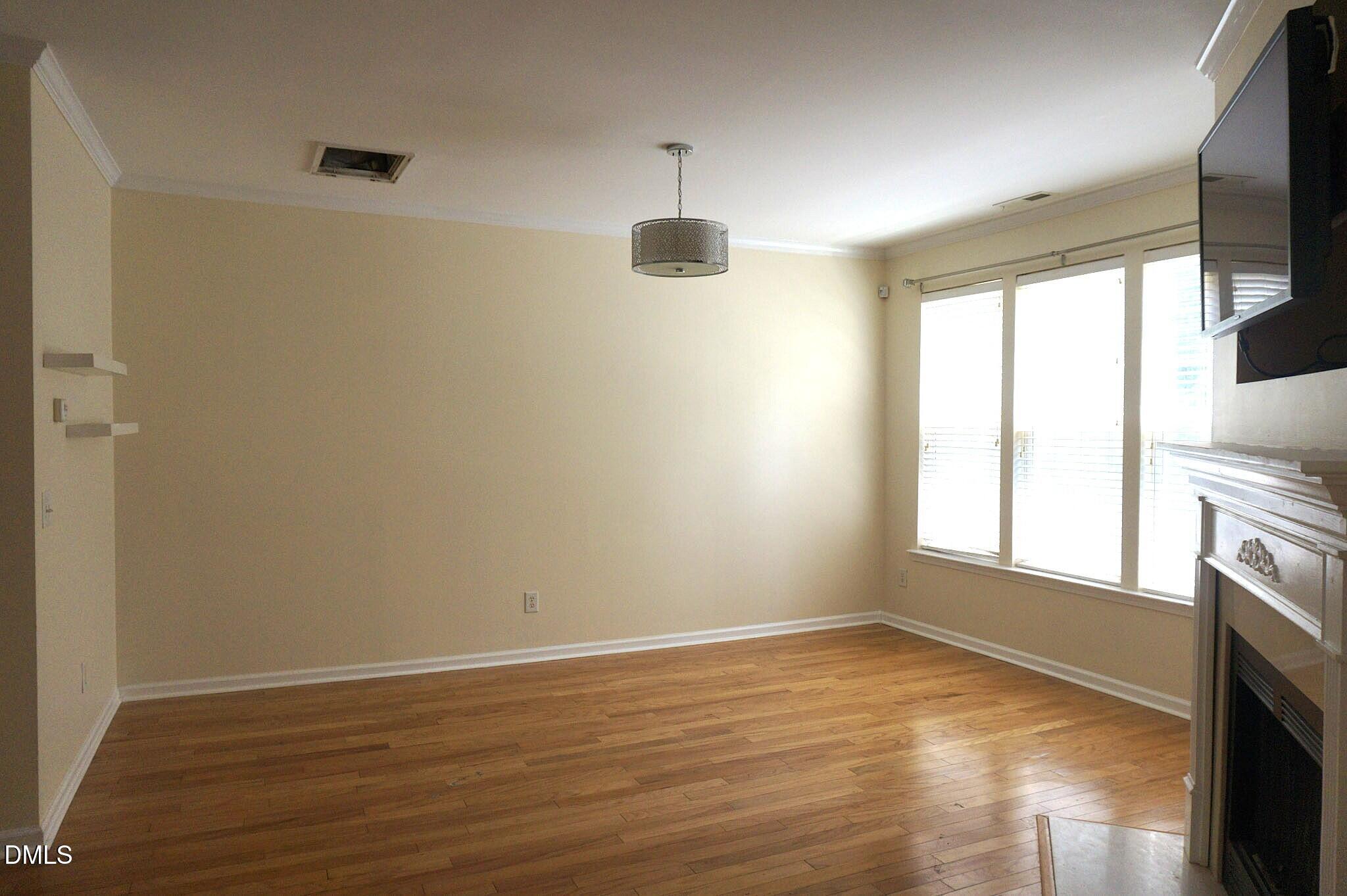 5455 Crescentview Parkway 5455