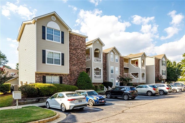 2705 PRESTON WOODS LN APT 9, FAYETTEVILLE, NC 28304 - Image 1dc5eaf7604ed6739c3fd6325ab2b93d/2188765680