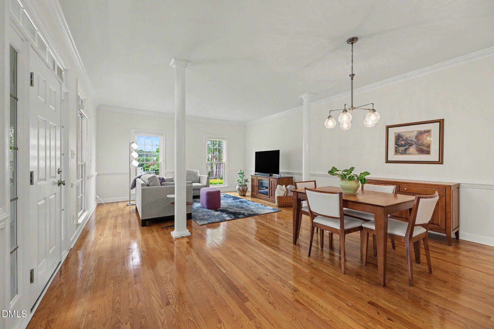 405 Carpenter Town Lane