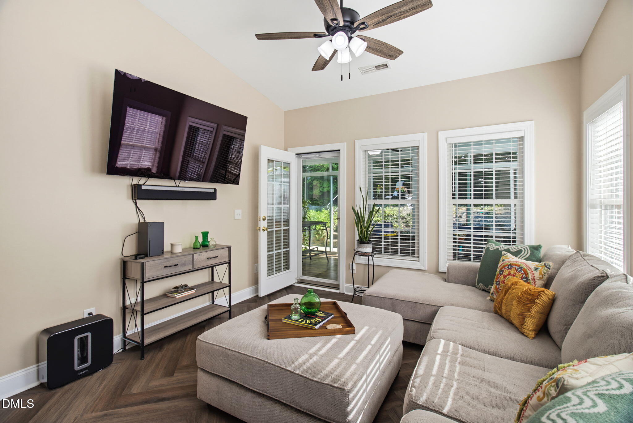 5933 Kenville Green Circle