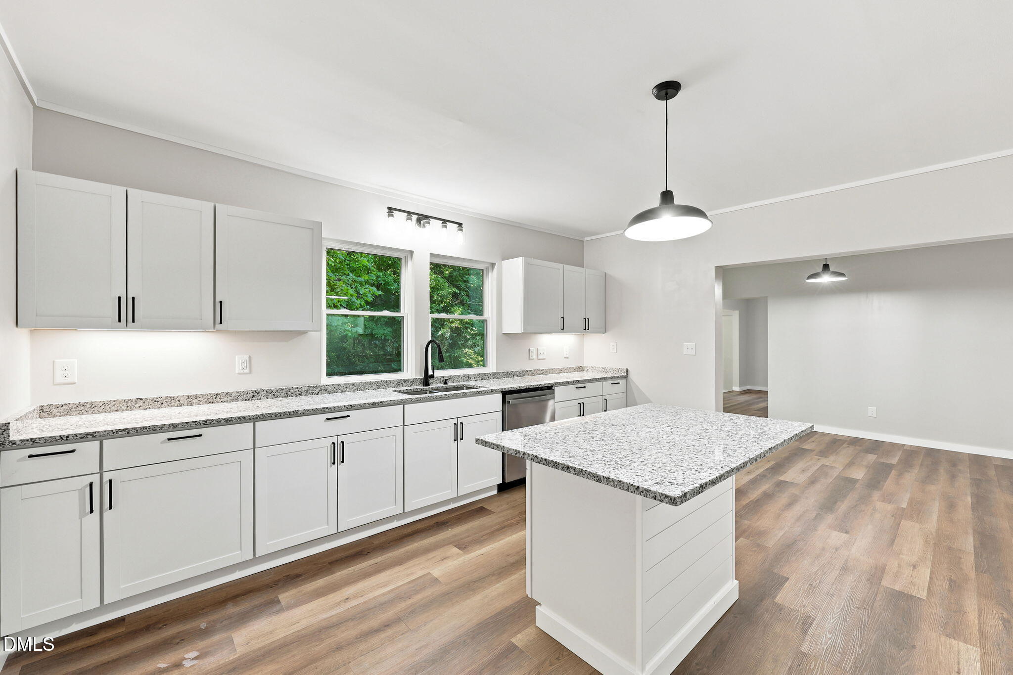 1108 Hawthorne Lane