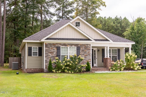Photo of 704 Par Drive, Nashville, NC 27856 (MLS # 10188590)
