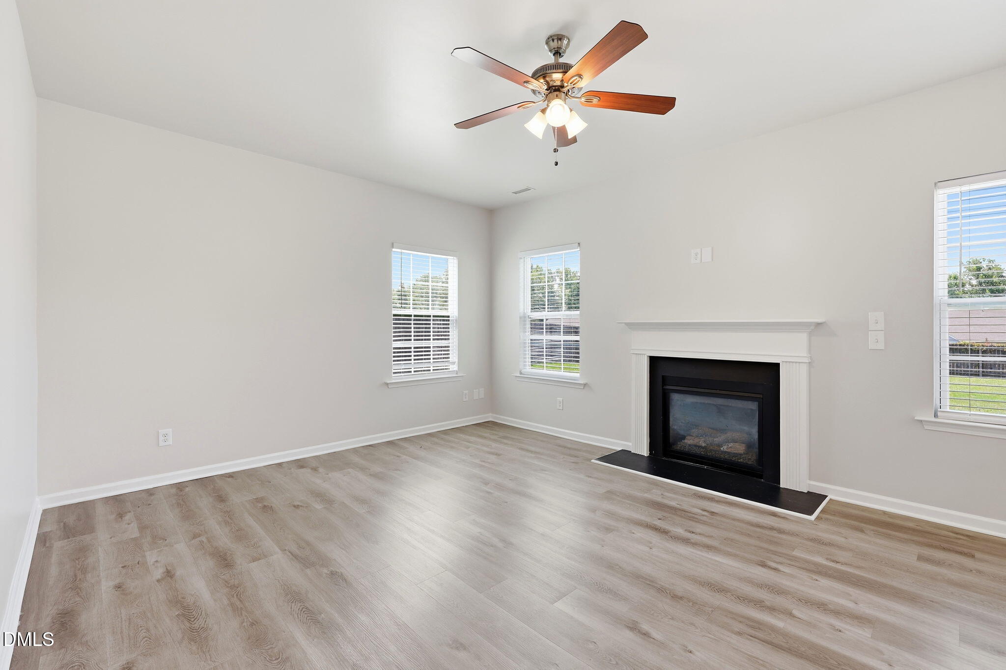 1009 Harvest Point Drive