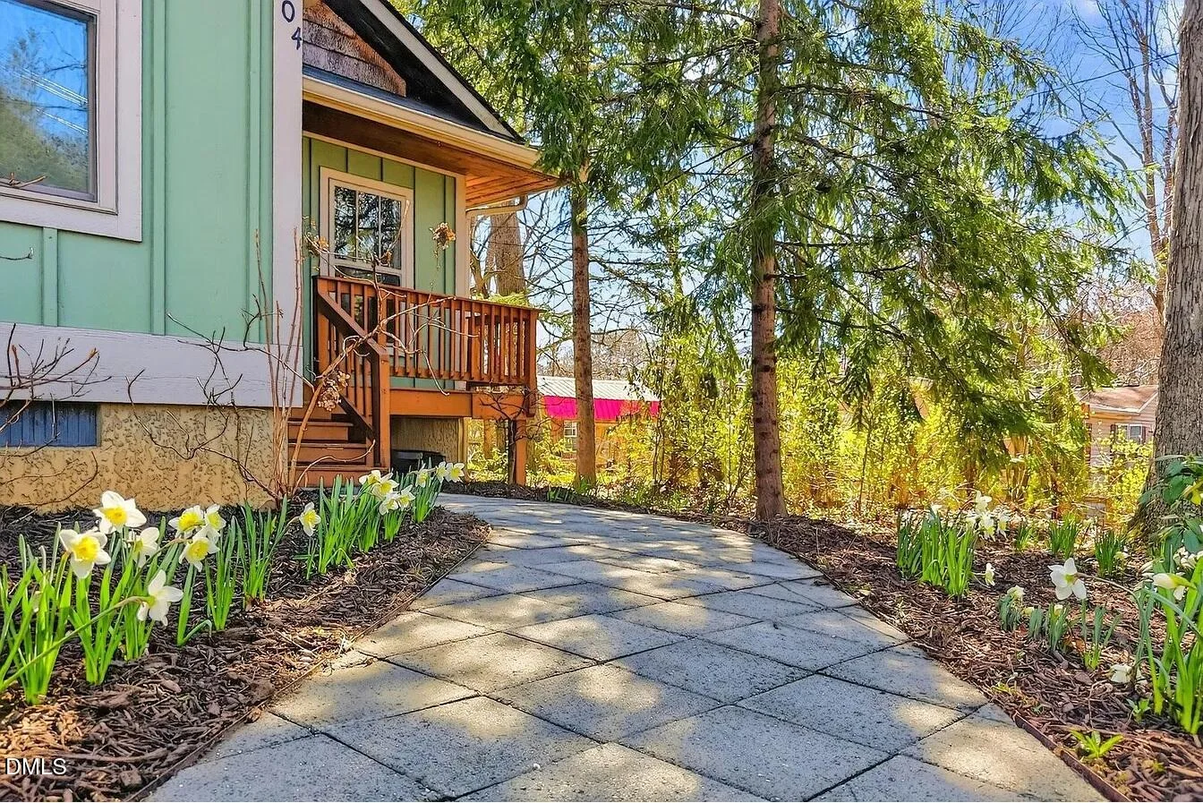 104 Hiawassee Avenue