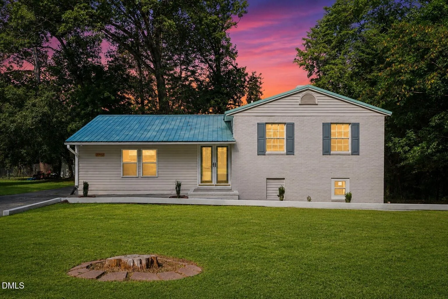2902 Kanewood Drive