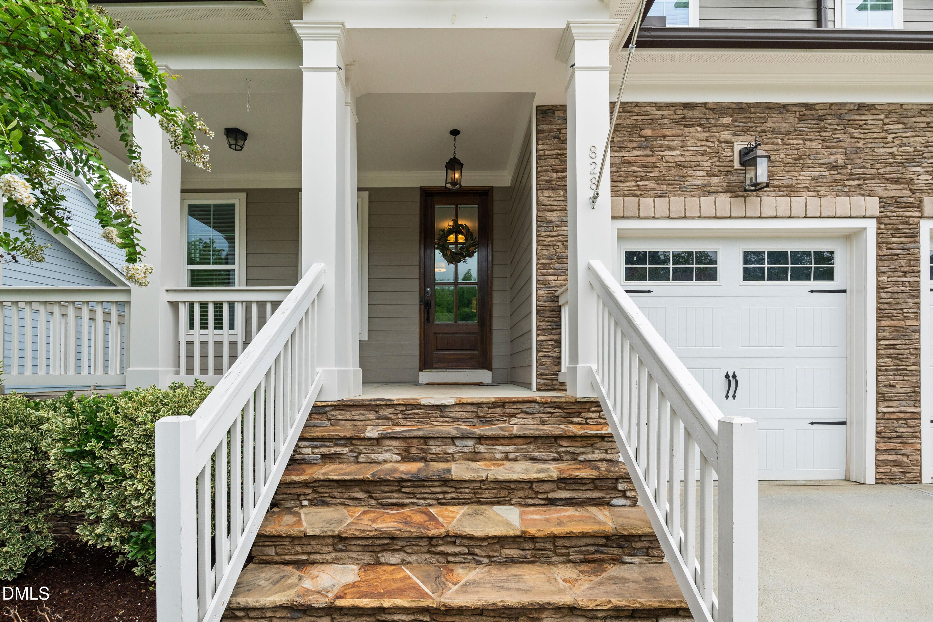 828 Rambling Oaks Lane