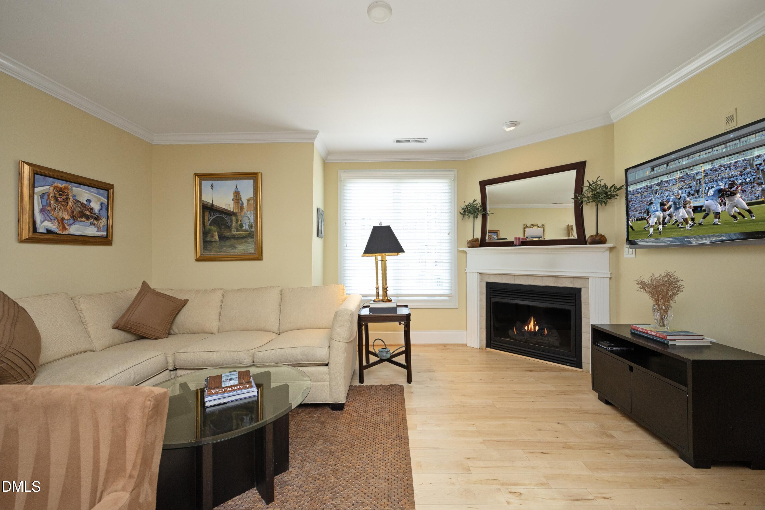 400 W Rosemary Street 111
