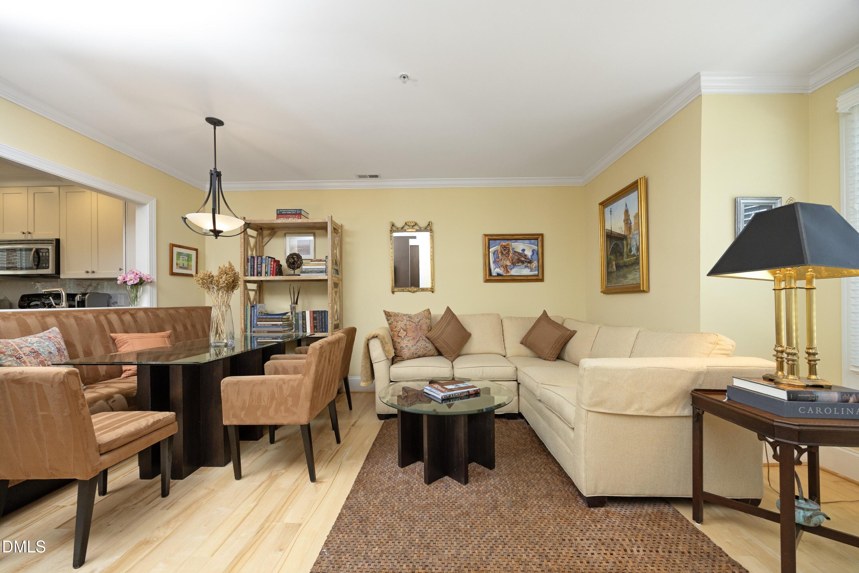 400 W Rosemary Street 111