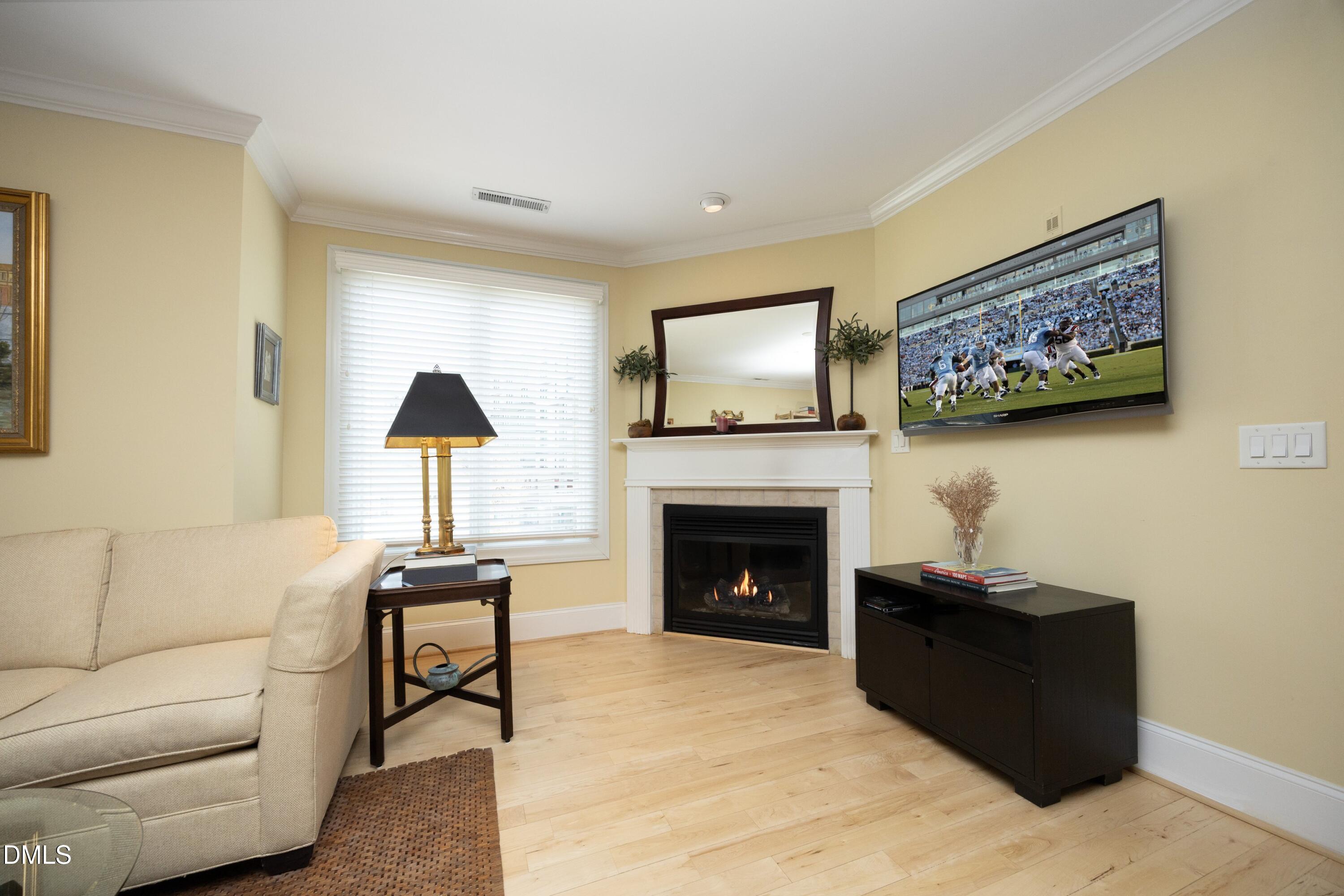 400 W Rosemary Street 111