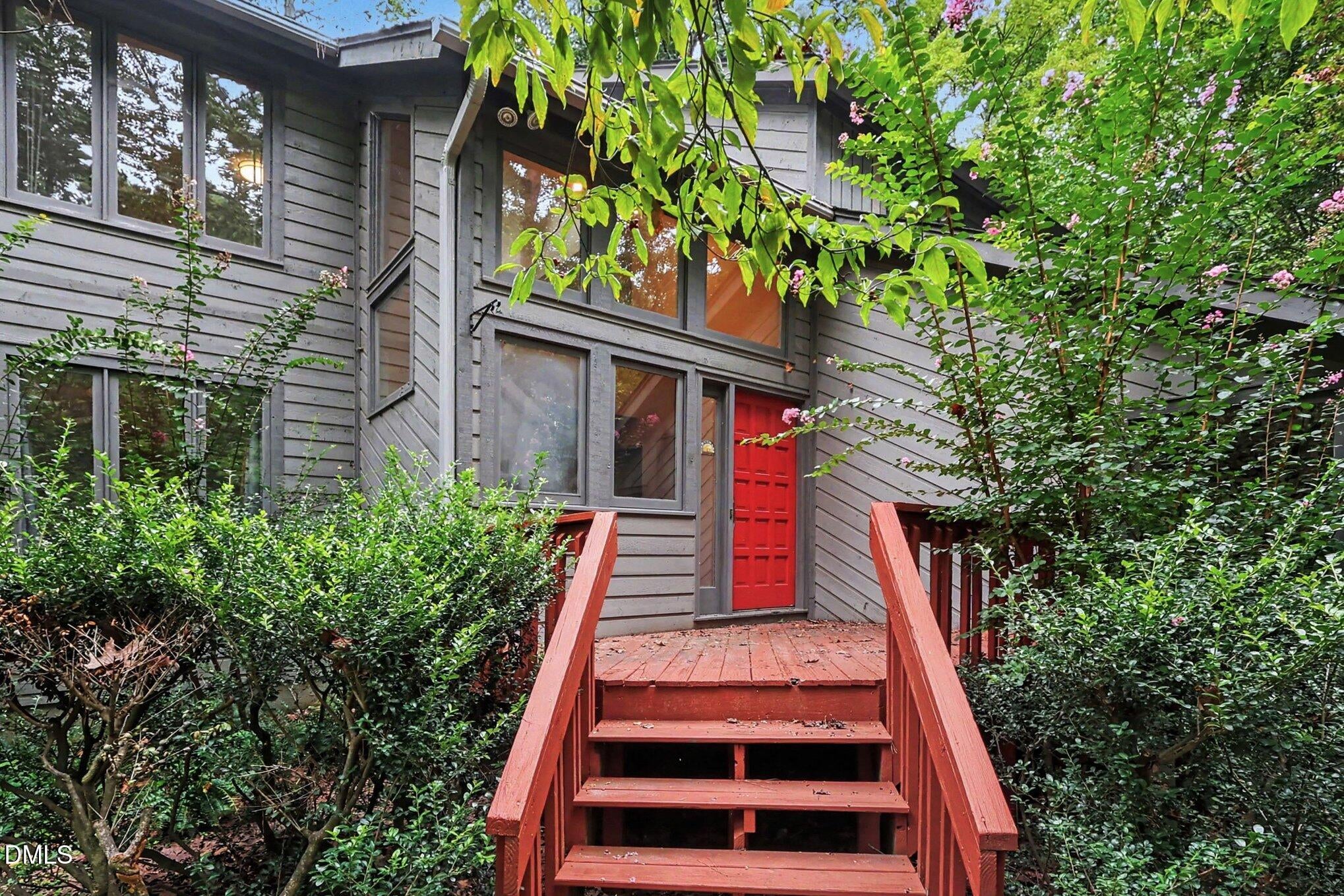 814 Lake Forest Drive