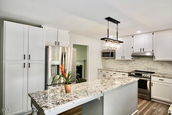 6033 Walking Stick Trail