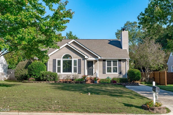 201 PERRY FARMS DR, APEX, NC 27502 - Image 26704885fef2be7ceeb047fe77842637/265538750