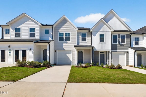 424 BARRINGTON KEY DR, ZEBULON, NC 27597 - Image 26ece7051ba209c531571d6802aa9f6d/2128805160