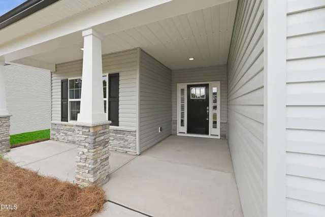 127 Luther Drive, photo 2 of 30