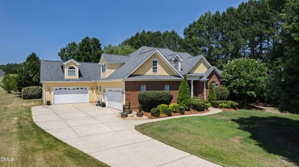 1305 BROOKHILL DR, CLAYTON, NC 27520 - Image 2874caf67b720e1d74e1f848a5e6f07a/2863928807
