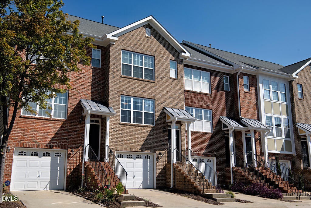 1043 Summerhouse Road