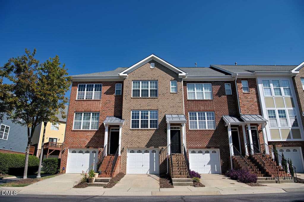 1043 Summerhouse Road