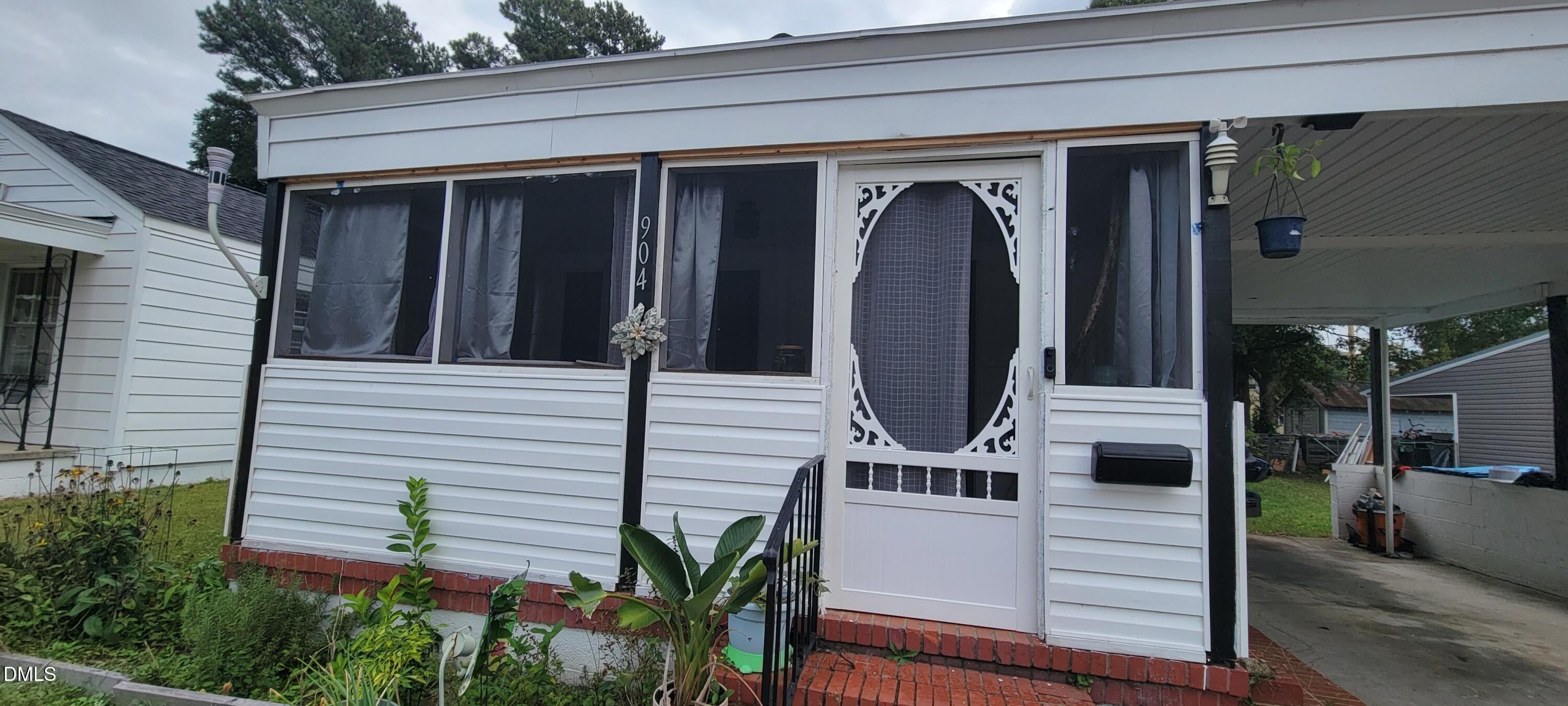 904 N Mckay Avenue 906
