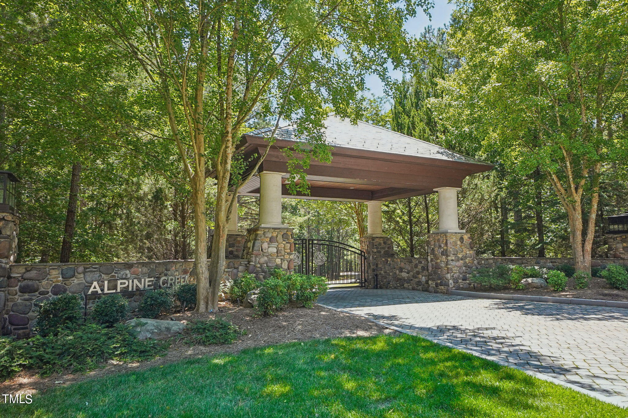 1421 Alpine Crk Drive