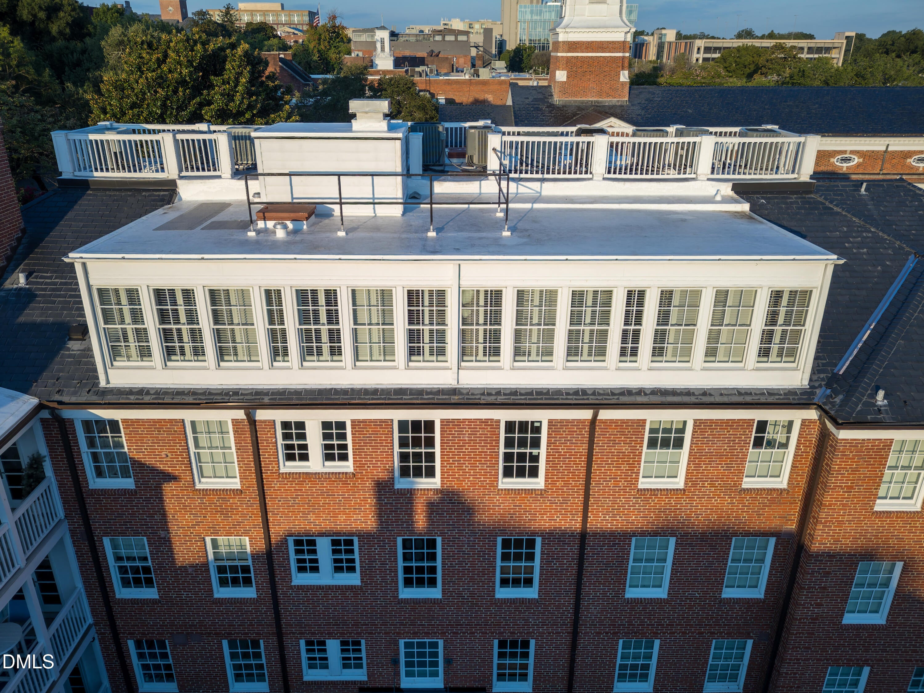 213 E Franklin Street Unit 400
