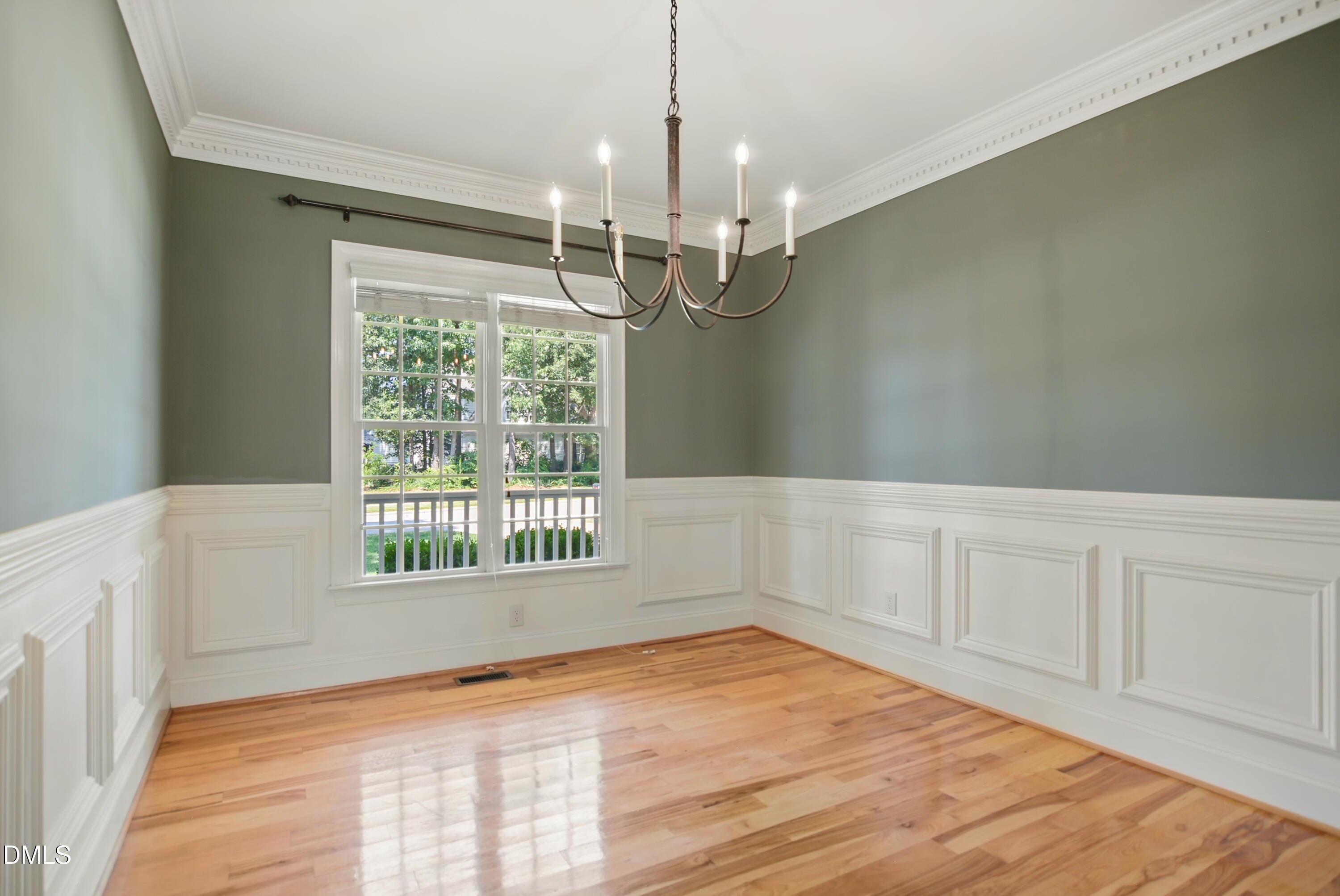 1009 Lyndhurst Falls Lane