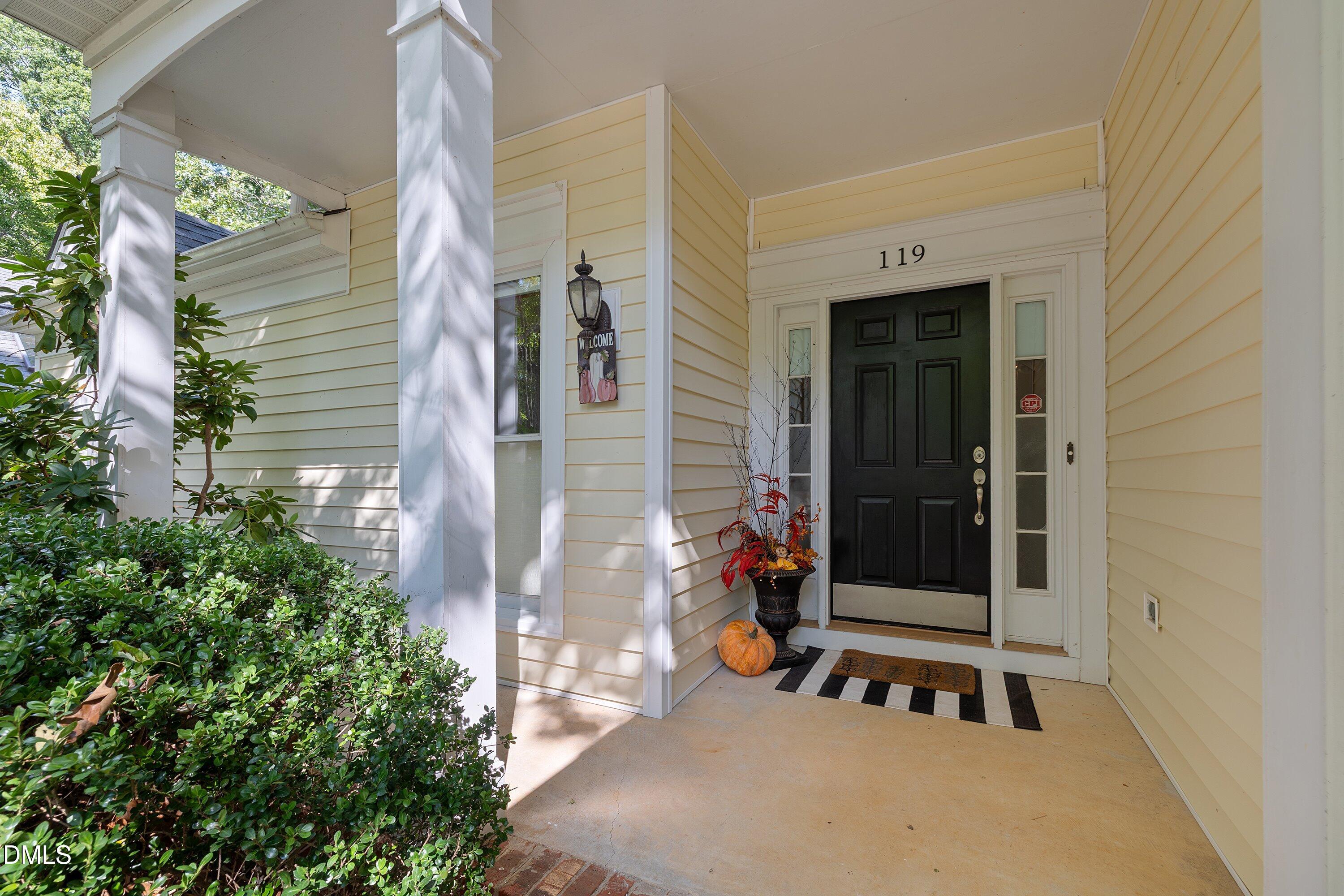 119 E Laurenbrook Court