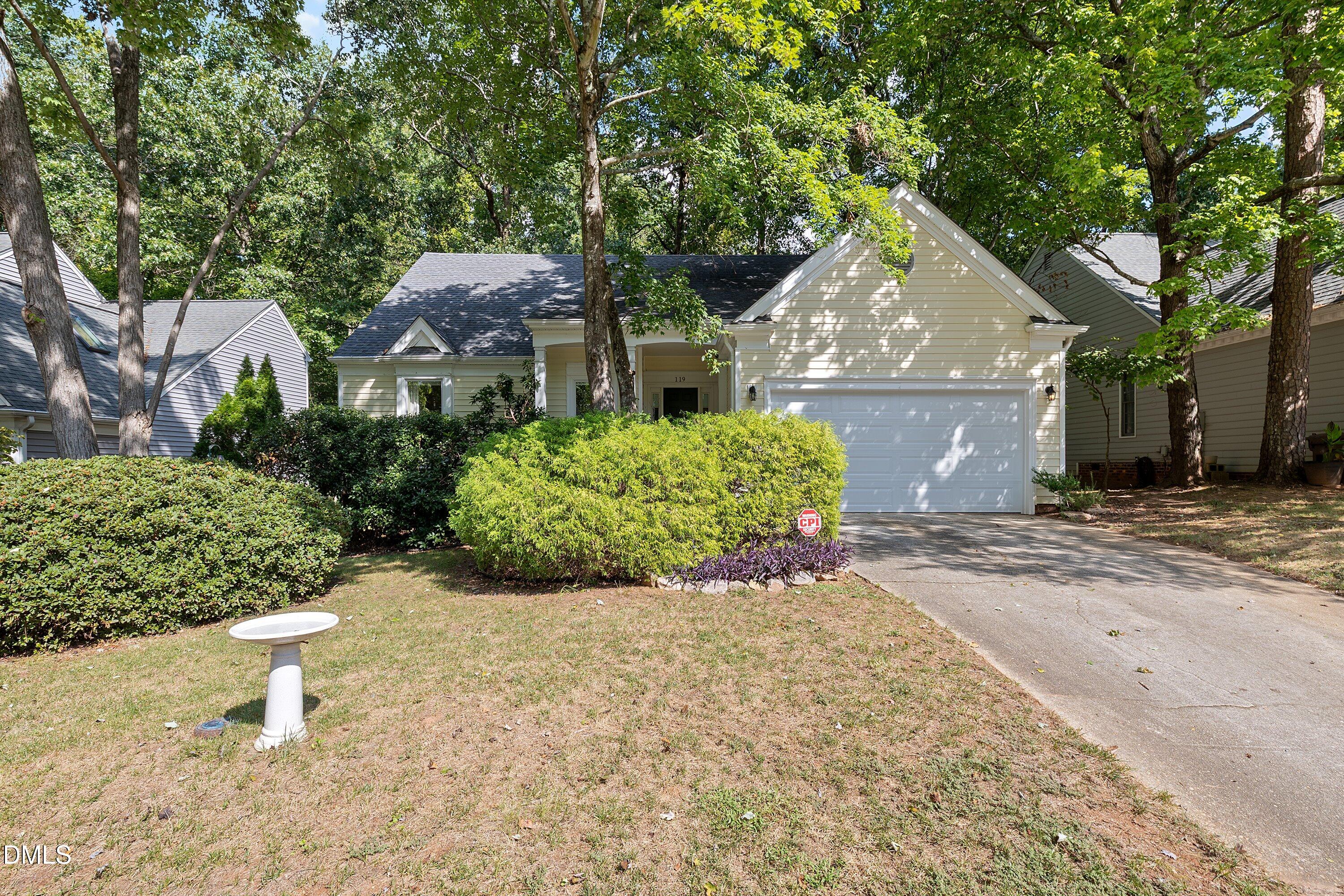 119 E Laurenbrook Court