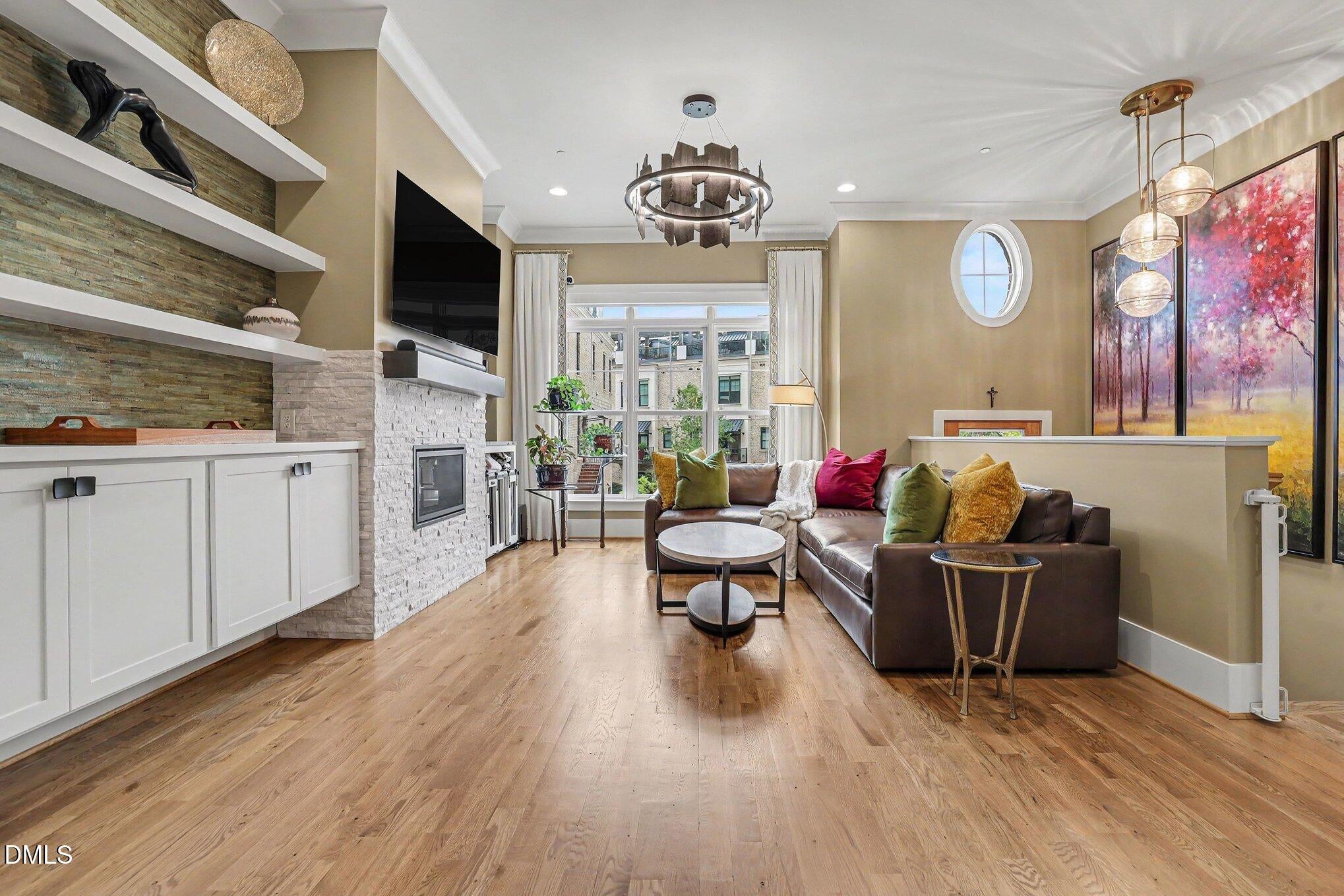 2121 Oberlin Village Drive 105
