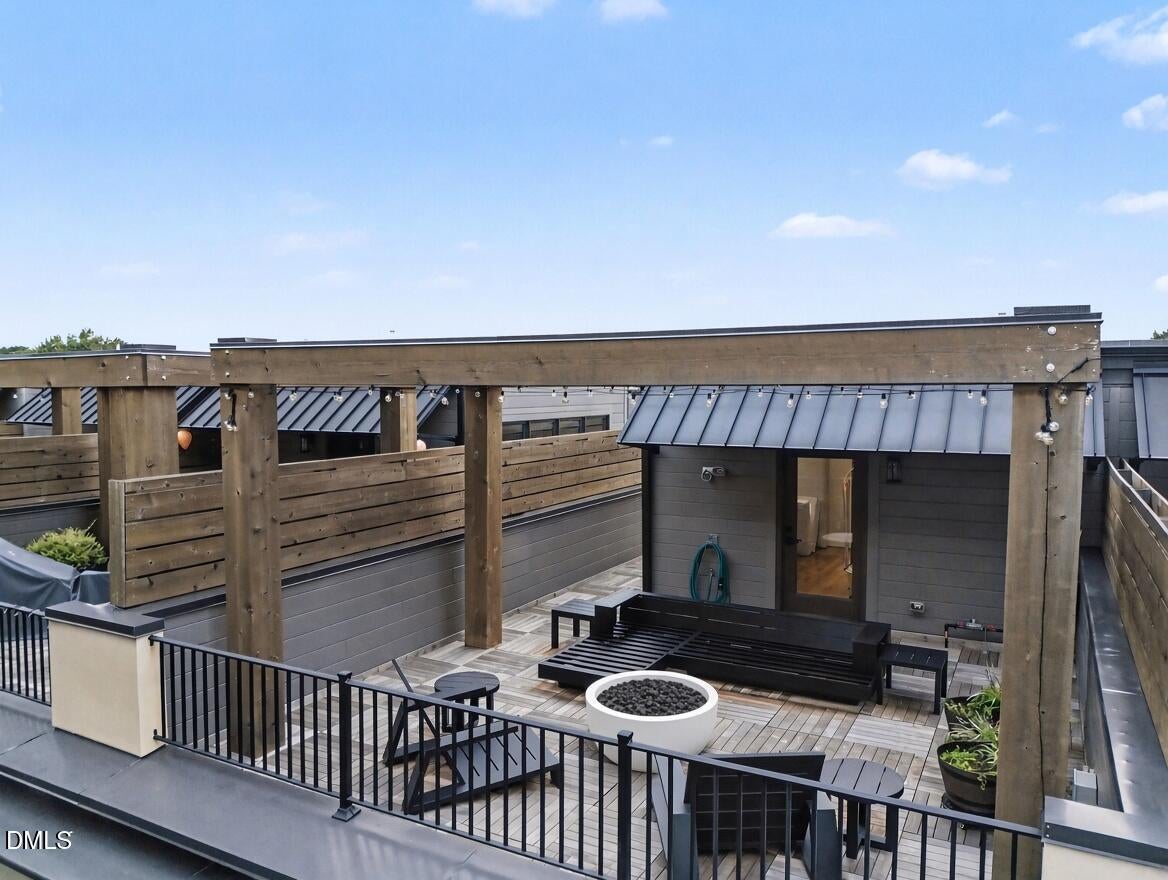 2121 Oberlin Village Drive 105
