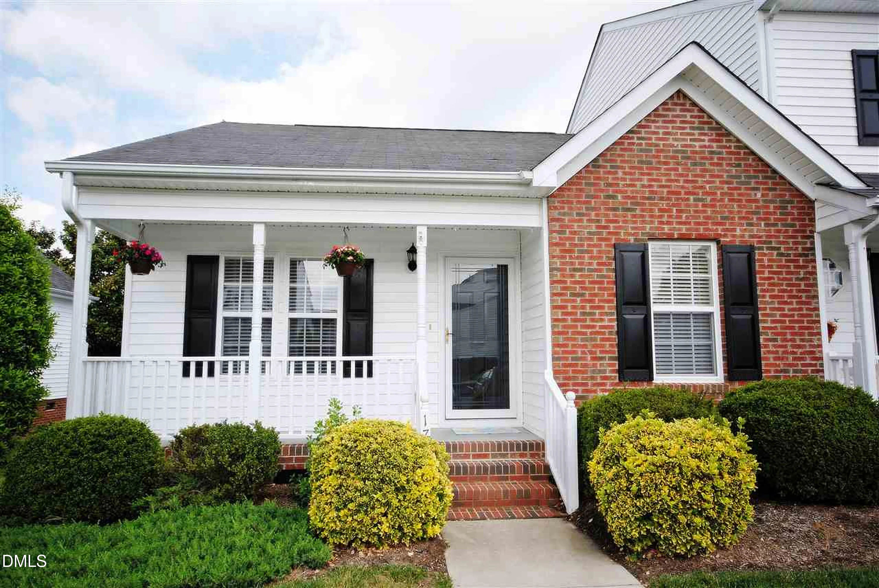 1716 Stroll Circle