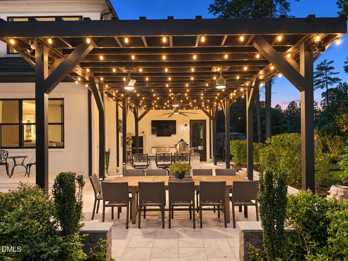 1325 Eagleson Lane