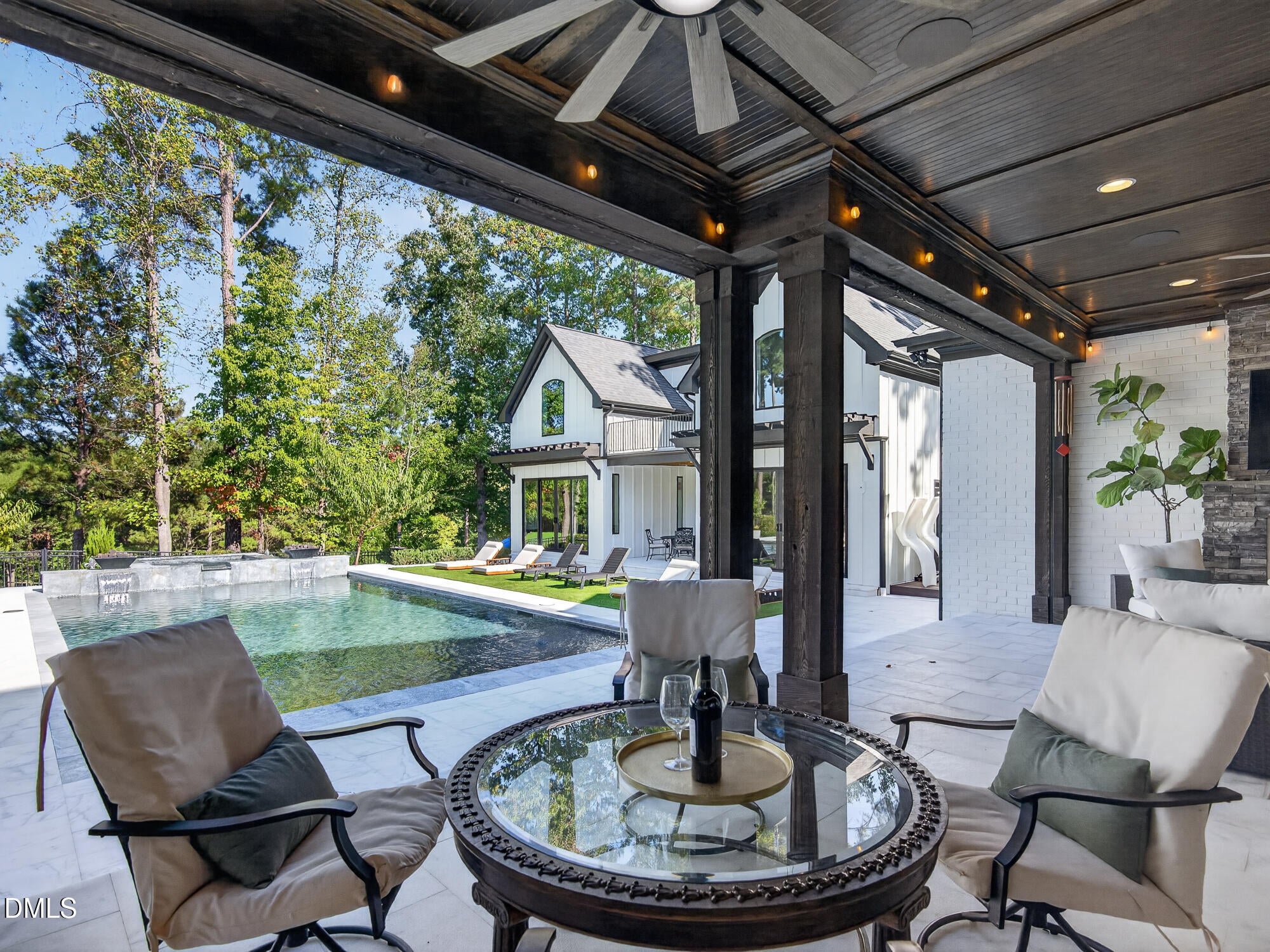 1325 Eagleson Lane