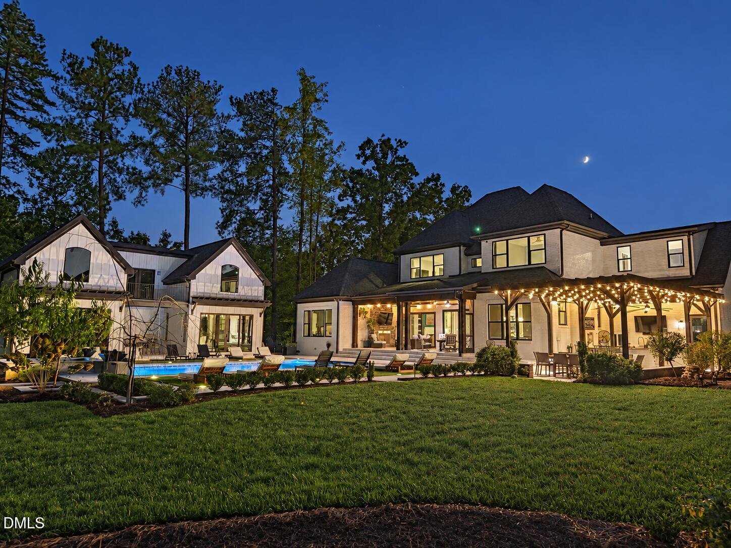 1325 Eagleson Lane