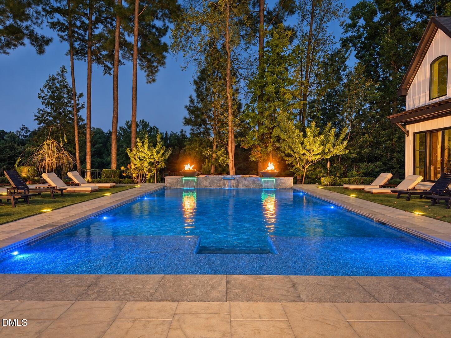 1325 Eagleson Lane